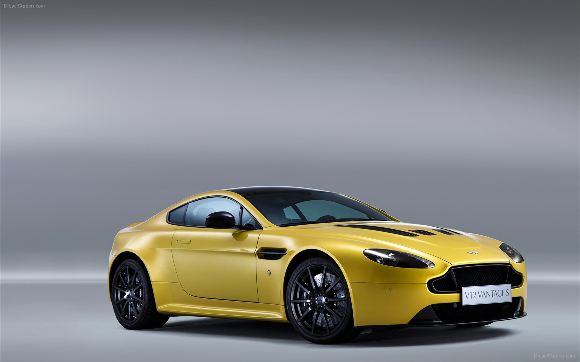 Aston Martin V12 Vantage S 2014